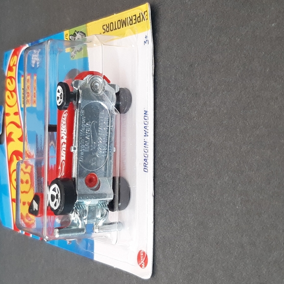Hot Wheels Draggin' Wagon Red 2023 Experimotors Collection - Picture 10 of 14